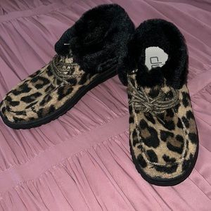 Leopard Fuzzy Hey Dudes